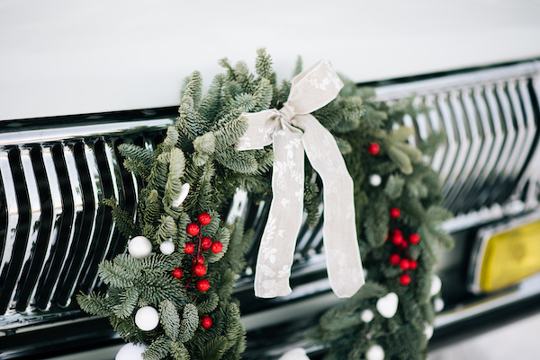 Fun Ways to Decorate Your Vehicle for the Holidays